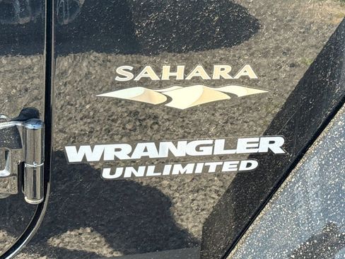 Used 2013 Jeep Wrangler Unlimited Sahara w/ Connectivity Group AWD/4WD image 46