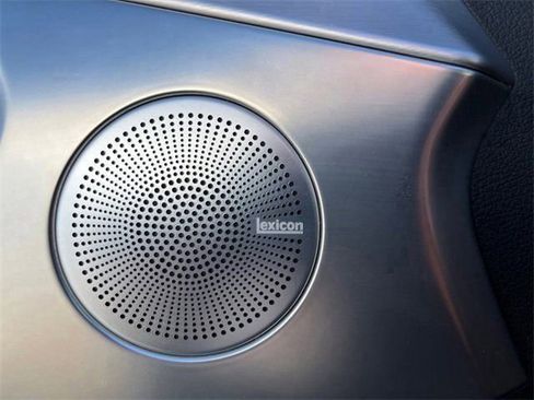 Used 2021 Genesis G70 2.0T w/ Prestige Package image 18