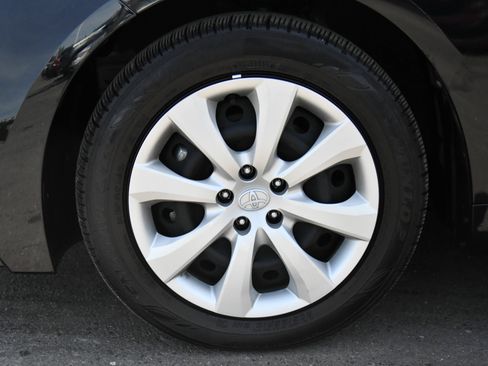 Used 2025 Toyota Corolla LE w/ Convenience Package FWD image 12