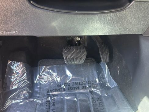 Used 2020 Nissan Kicks SR FWD image 27