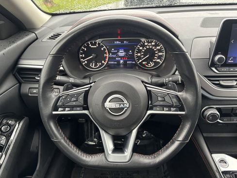 Used 2023 Nissan Altima 2.5 SR image 14