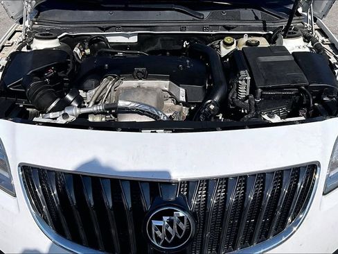 Used 2017 Buick Regal Sport Touring FWD image 11