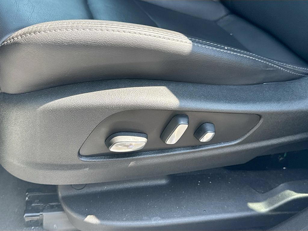 Used 2023 Cadillac XT5 Premium Luxury w/ Technology Package FWD image 23