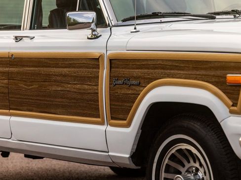 Used 1989 Jeep Grand Wagoneer AWD/4WD image 49