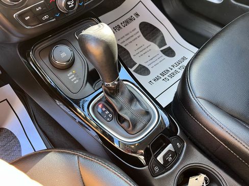 Used 2020 Jeep Compass Altitude image 17