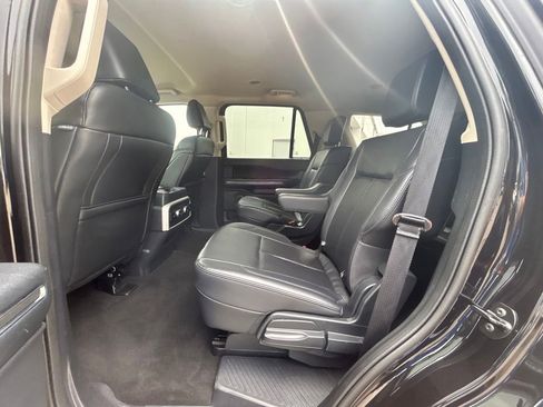 Certified 2024 Ford Expedition XLT image 34