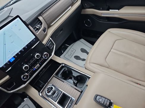 Used 2024 Ford Expedition Max Limited image 30