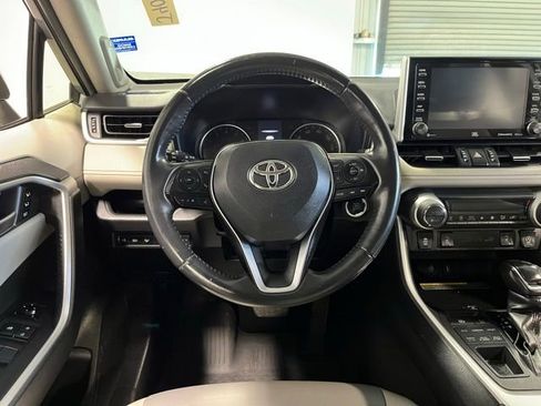 Used 2020 Toyota RAV4 XLE Premium AWD/4WD image 21