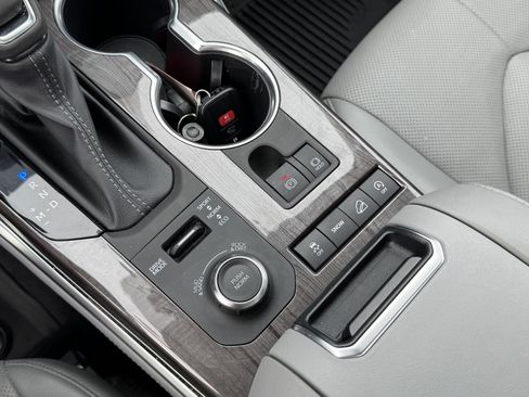 Used 2022 Toyota Highlander Platinum image 29