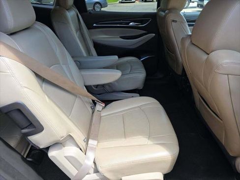 Used 2018 Buick Enclave Essence w/ LPO, Hit The Road Package FWD image 18