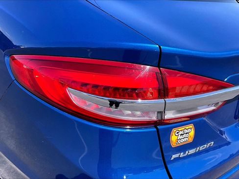 Used 2017 Ford Fusion SE w/ Fusion SE Technology Package FWD image 22