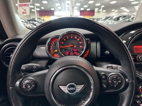 Used 2016 MINI Cooper 2-Door Hardtop image 18