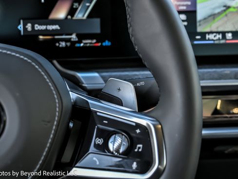 Used 2025 BMW 740i xDrive w/ Premium Package image 42