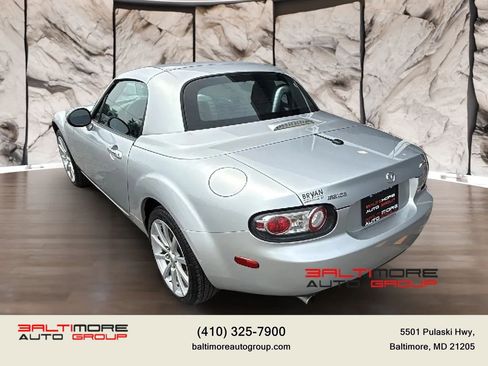 Used 2008 MAZDA MX-5 Miata Touring RWD image 11