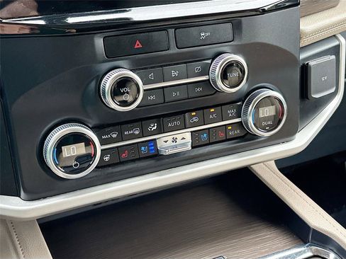 Used 2023 Ford Expedition Max Limited image 17