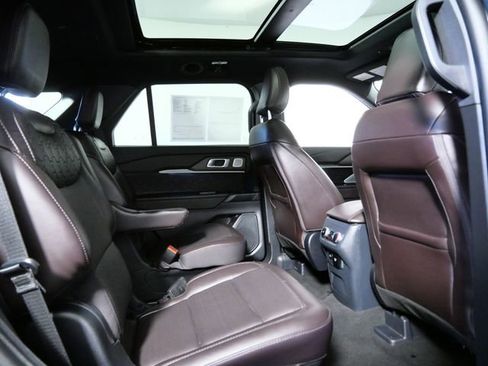 Certified 2025 Ford Explorer Platinum w/ LUX Leather Package AWD/4WD image 13