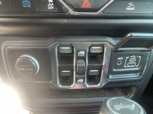 Used 2021 Jeep Wrangler Unlimited Sahara w/ Cold Weather Group image 25