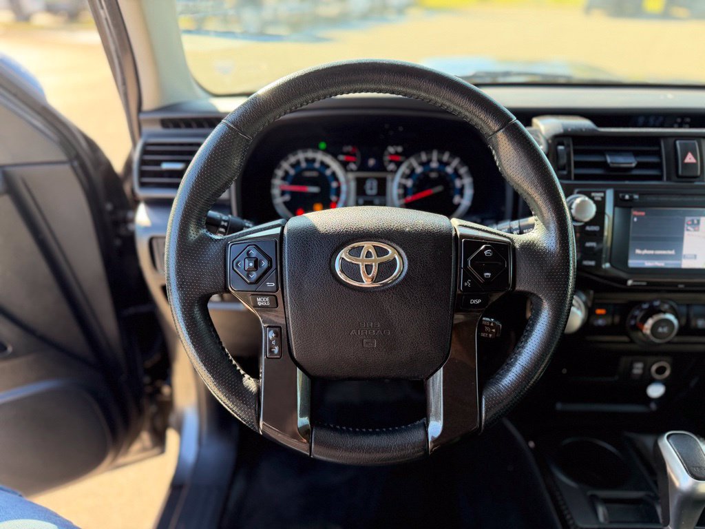 Used 2018 Toyota 4Runner TRD Off-Road AWD/4WD image 26