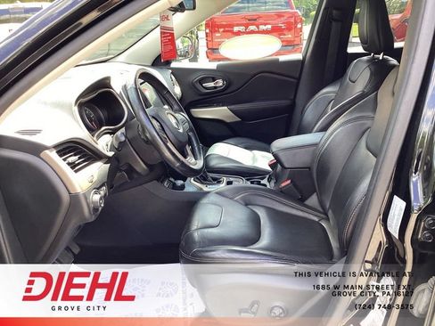 Used 2017 Jeep Cherokee Limited AWD/4WD image 24
