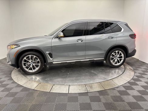 Used 2024 BMW X5 xDrive40i w/ Parking Assistance Package AWD/4WD image 16