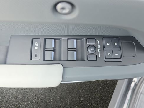 Certified 2025 Land Rover Defender 110 S AWD/4WD image 27