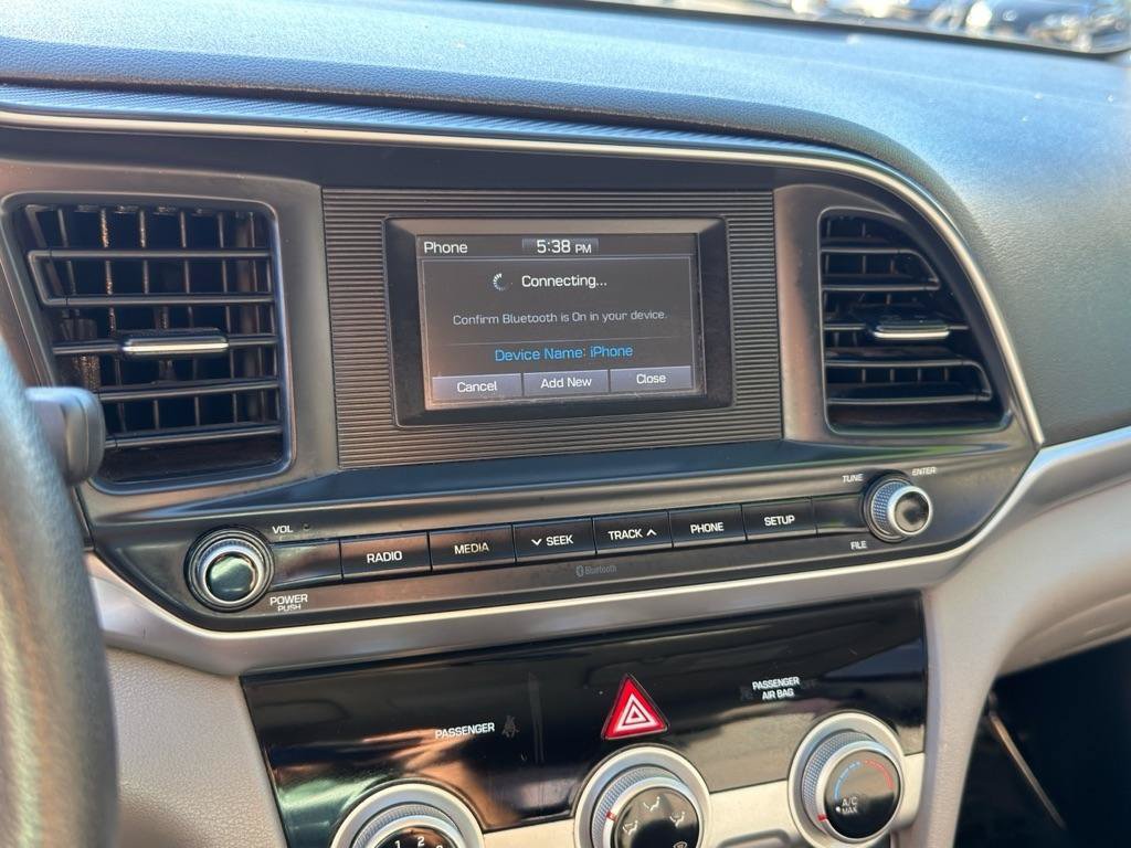 Used 2019 Hyundai Elantra SE FWD image 30
