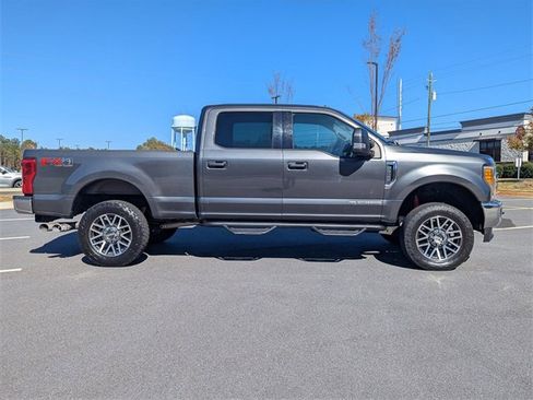 Used 2017 Ford F250 Lariat w/ Lariat Value Package image 3