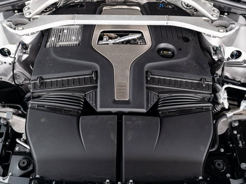 Used 2025 Aston Martin DBX 707 image 46