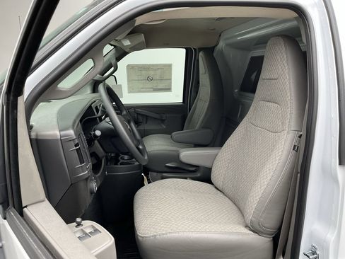New 2026 GMC Savana 2500 Extended w/ Enhanced Convenience Package RWD image 9