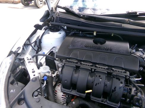 Used 2017 Nissan Sentra S FWD image 28