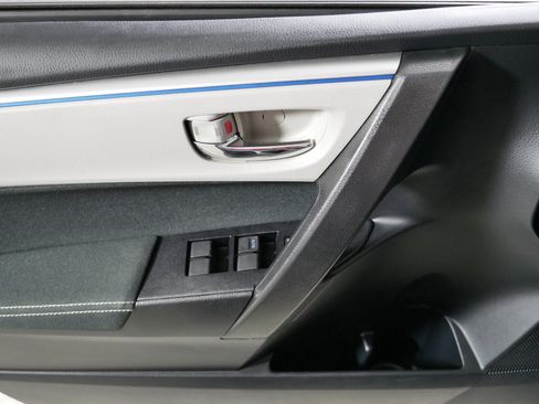 Used 2016 Toyota Corolla LE FWD image 19