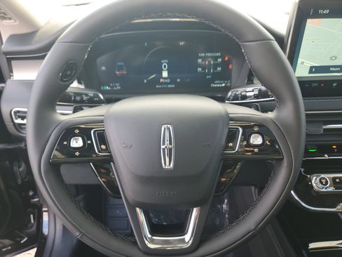 New 2026 Lincoln Corsair Premiere image 16