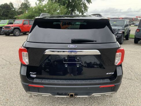 Used 2021 Ford Explorer XLT w/ Equipment Group 202A AWD/4WD image 10