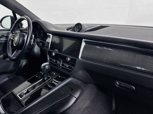 Used 2023 Porsche Macan AWD/4WD image 27