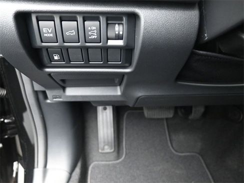 New 2025 Subaru Forester Limited image 16