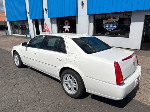 Used 2010 Cadillac DTS FWD image 17