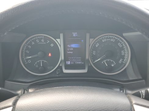 Used 2020 Toyota Tacoma Limited AWD/4WD image 26