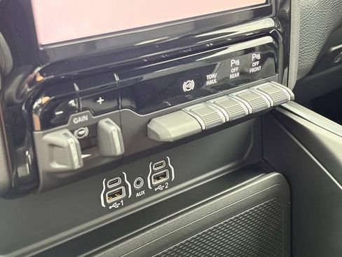 New 2025 RAM 2500 Big Horn AWD/4WD image 30