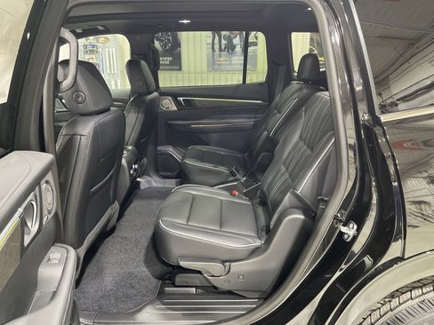 New 2026 Buick Enclave Avenir w/ Super Cruise Package image 12