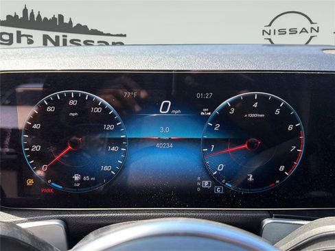 Used 2023 Mercedes-Benz GLB 250 4MATIC w/ Premium Package image 14