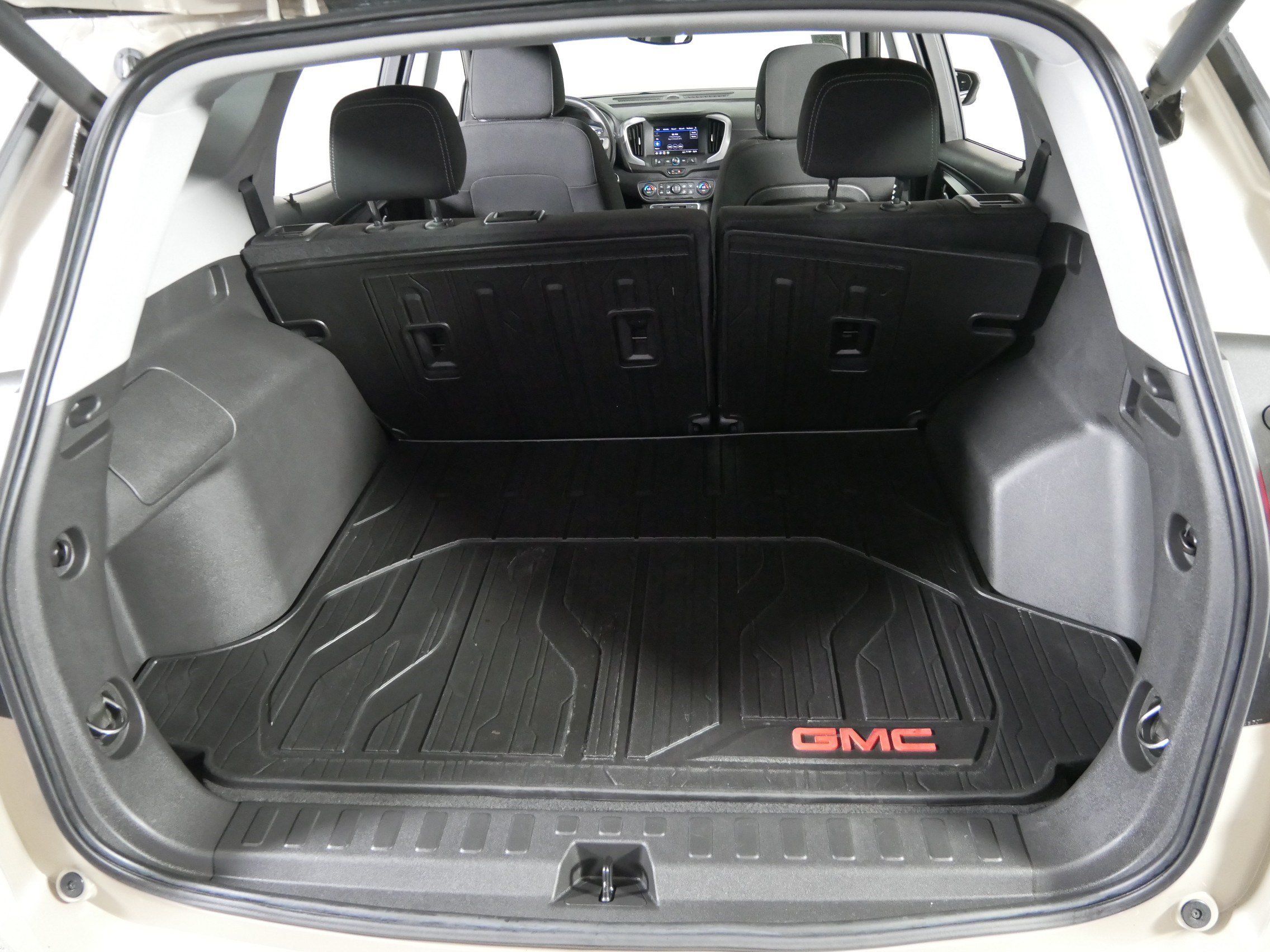 Used 2023 GMC Terrain SLE w/ Driver Convenience Package AWD/4WD image 18