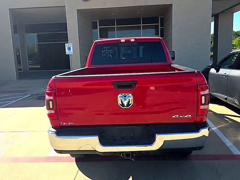 Used 2024 RAM 2500 Tradesman w/ Chrome Appearance Group AWD/4WD image 13