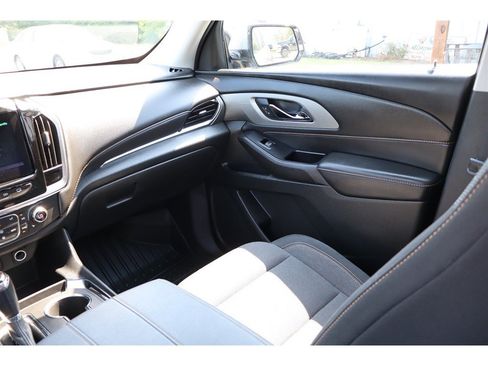 Used 2020 Chevrolet Traverse LT FWD image 23