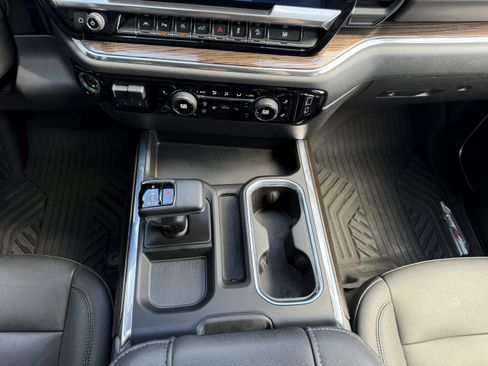 Used 2023 Chevrolet Silverado 1500 LT Trail Boss w/ LT Trail Boss Premium Package AWD/4WD image 12