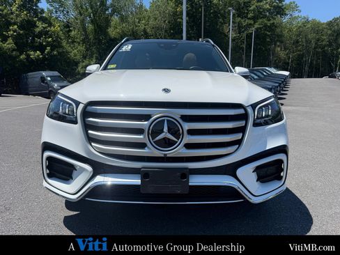 Certified 2025 Mercedes-Benz GLS 580 4MATIC image 3