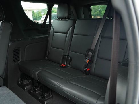 Used 2021 Chevrolet Suburban LT RWD image 34