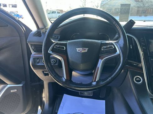 Used 2018 Cadillac Escalade Premium Luxury image 16