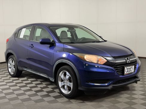 Used 2016 Honda HR-V LX image 7