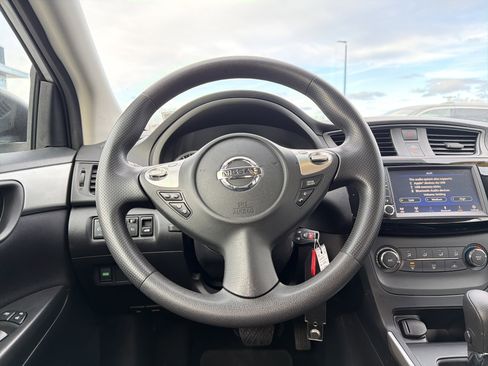 Used 2019 Nissan Sentra S image 14