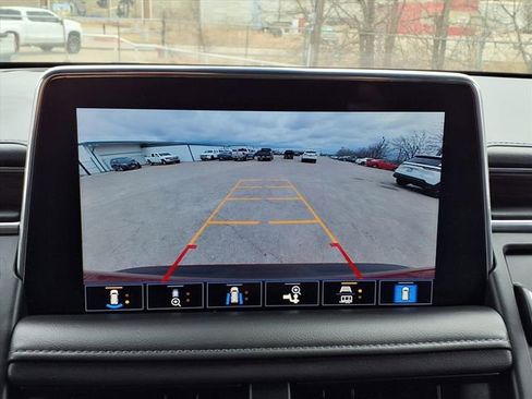 Used 2021 Chevrolet Tahoe LT w/ LT Signature Package image 15